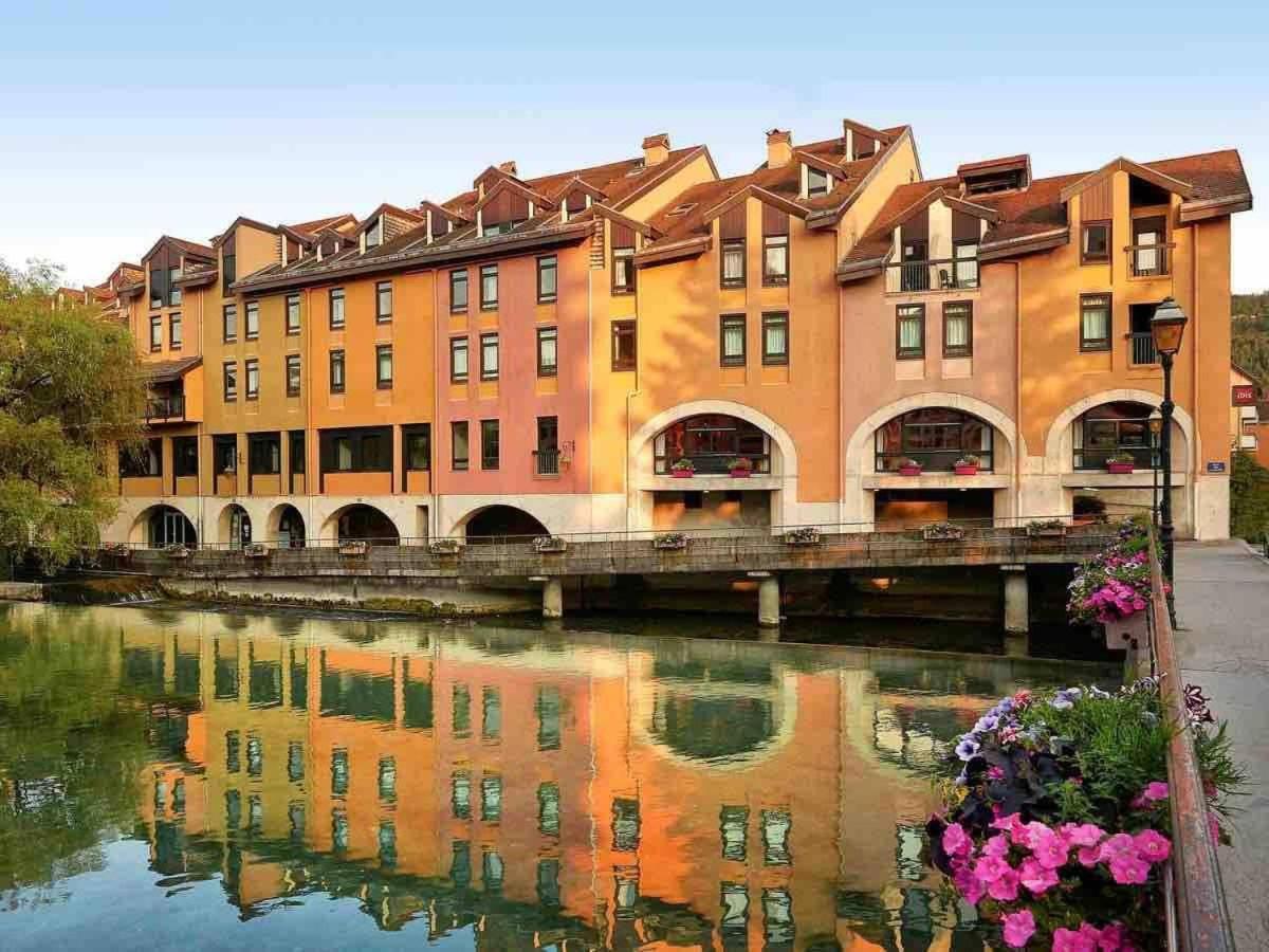 Reve De Jade Devant Le Canal Annecy Esterno foto